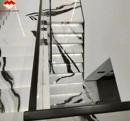 পেশাদার হোটেলে আধুনিক অভ্যন্তর নকশার জন্য বুকমেটেড পান্ডা হোয়াইট মার্বেল সিঁড়ি
