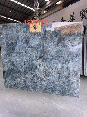 উজ্জ্বল ল্যাব্রাডরাইট নীল গ্রানাইট মাপ কাটা countertop এবং দ্বীপ টেবিল নকশা রয়েল ব্লু লুইস গ্রানাইট মূল্য