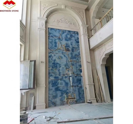 প্রাকৃতিক স্বচ্ছ নীল ওনিক্স পাথর স্ল্যাব টেলিভিশন ব্যাকগ্রাউন্ড ওয়াল প্যানেলের জন্য গোল্ডেন ব্লু