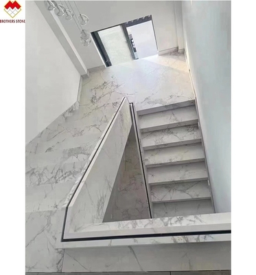 কাস্টমাইজড পোলিশ বা ম্যাট কালাকাটা হোয়াইট মার্বেল চেহারা পোরসেলান টাইল সিঁড়ি মোহস 6-7 কঠোরতা