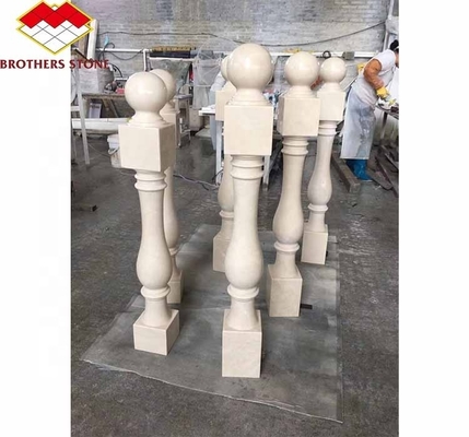 আধুনিক সাদা প্রাকৃতিক পাথর বর্গক্ষেত্র স্তম্ভ হাউস আপগ্রেডের জন্য পোলিশ স্তম্ভ