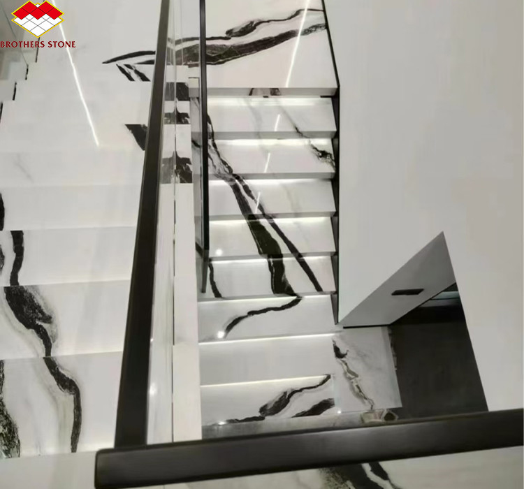 পেশাদার হোটেলে আধুনিক অভ্যন্তর নকশার জন্য বুকমেটেড পান্ডা হোয়াইট মার্বেল সিঁড়ি