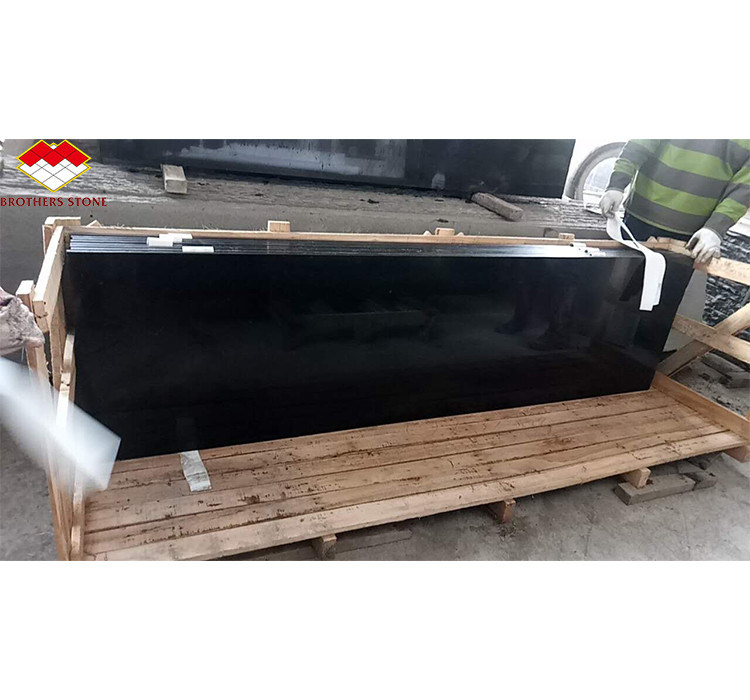 খাঁটি কালো রঙের গ্রানাইট স্ল্যাব পোলিশ পৃষ্ঠ সমাপ্তি বড় স্ল্যাব ফর্ম